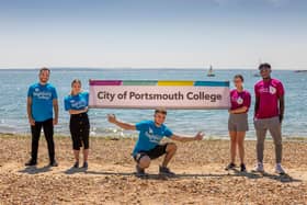 Students from Highbury and Portsmouth Colleges together as students of the newly formed City of Portsmouth College.
Photograph by Christopher Ison ©