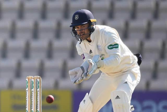 Hampshire wicketkeeper Lewis McManus. Photo by Mike Hewitt/Getty Images.