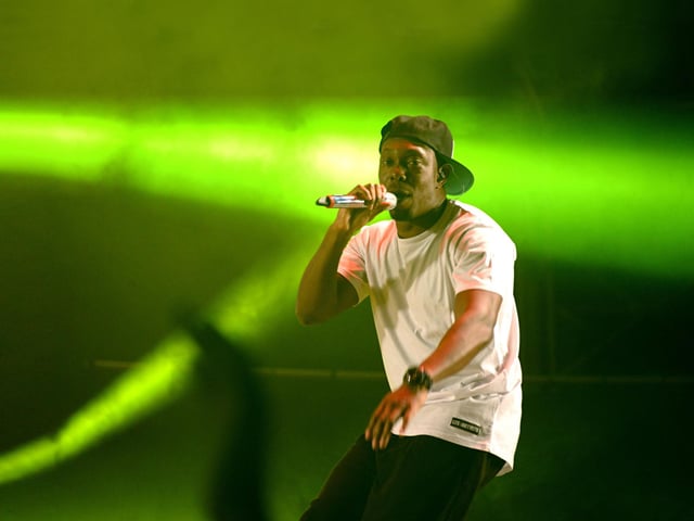 Another shot from Dizzee Rascal's main stage set (142476-328)