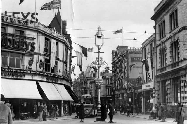 The junction of Osborne Road and Palmerston Road, Southsea (undated). The News PP976