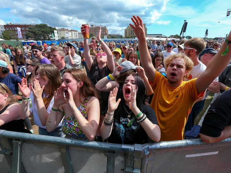In the crowd for Courting
Picture: Chris Moorhouse (jpns 270823-029)