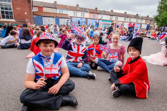 Alex 8, Jake 11, Evelyn 8, Katie 11, Bailey 9 having a jubilee picnic at the playground
Picture: Habibur Rahman