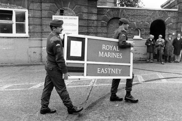Royal Marines leaving Eastney barracks in November 1991. The News PP5146