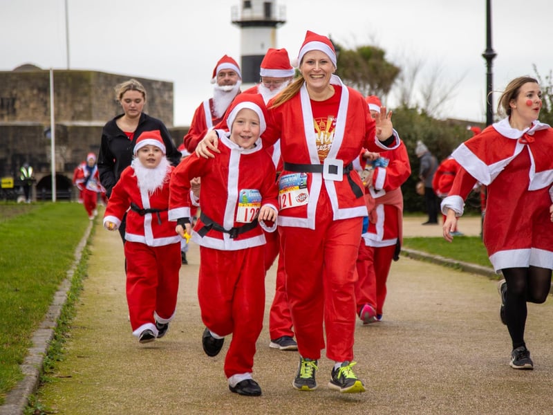 Hundreds of people turned out for the 2023 Santa Fun Run in Southsea on Saturday morning, many running to raise money for charity in either the 5K or 10K distance.