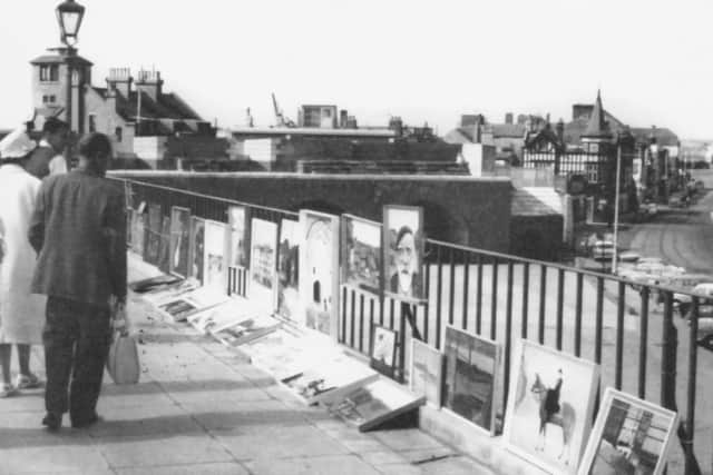 Do any artists remember exhibiting their pictures on the walkway above Sally Port, Old Portsmouth?