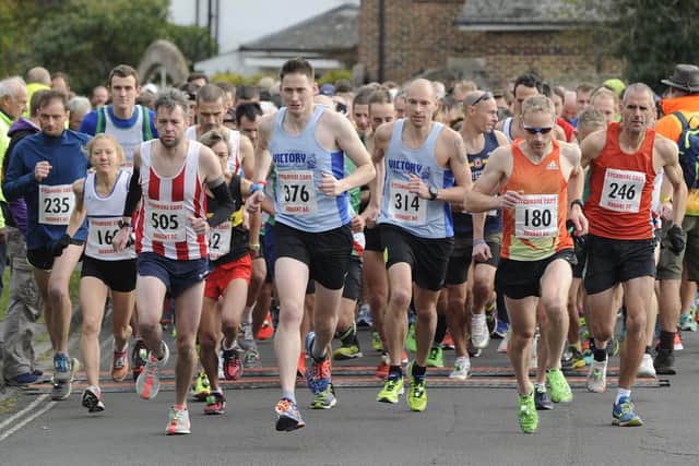 The start of the Hayling 10 race. Picture: Ian Hargreaves (181104-1_hayling)