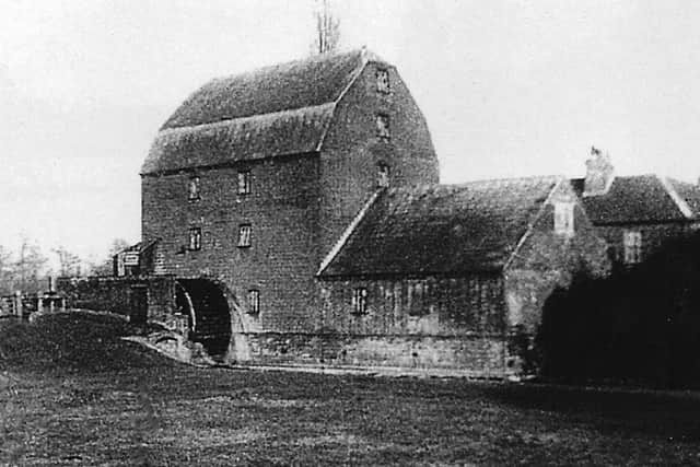 Havant Town Mill  in 1933. The site is now under Havant bypass.