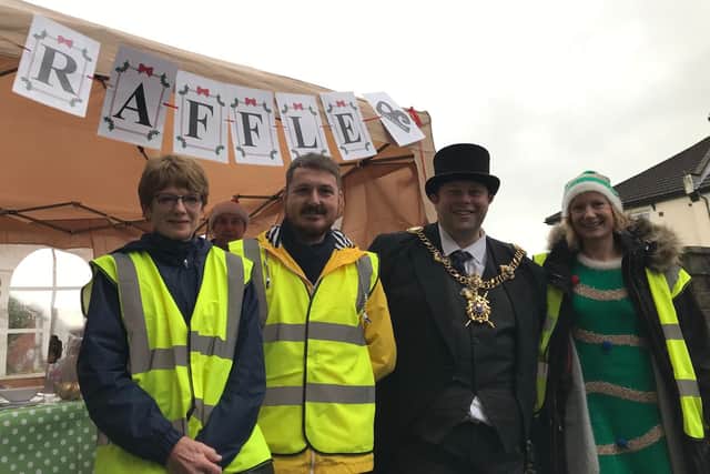Raffle team Eileen Heggarty and Terry Norton with the Lord Mayor of Portsmouth Lee Mason and Love Baffins chairwoman Nicky Pybus