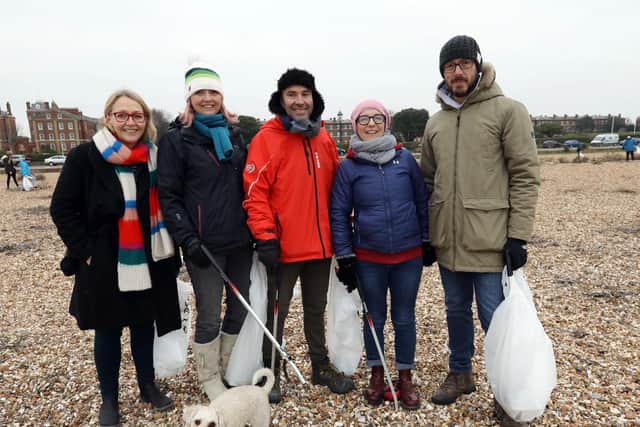Pictured from left, Helen Slater, Julie and Simon Whitehead, and Jo and Nigel Tedbury, with Nora the dog. Southsea beach clean, Eastney.      Saturday 5th January 2019       Picture: Chris Moorhouse        (050119 - 87039)