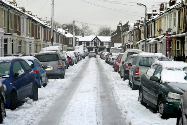 Snow and Ice covers Portsmouth. Meon Road, Milton.
Picture: Will Caddy 100037-1