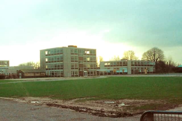 Oak Park School from Crosslands Drive.
A wider picture of the former school taken from Crosslands Drive. The former girls school is in the left background.