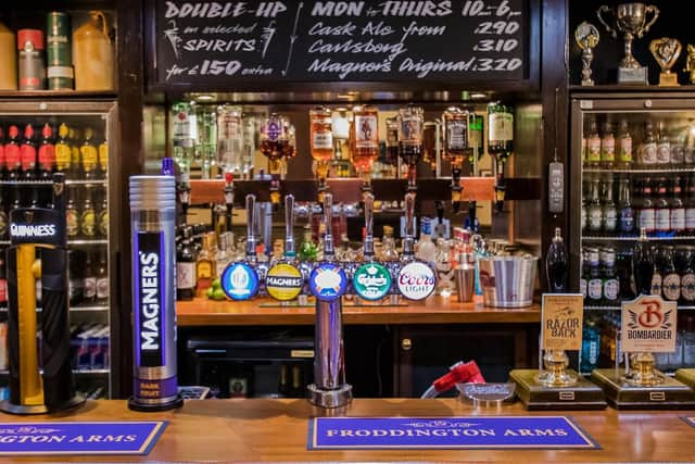 Inside the Froddington Arms, Fratton Road, Frattom