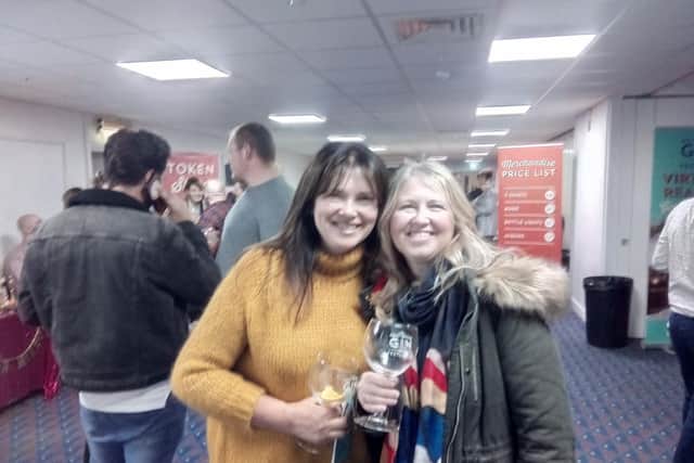 (l to r) Paula Sturt and Toni Phillips Munday.