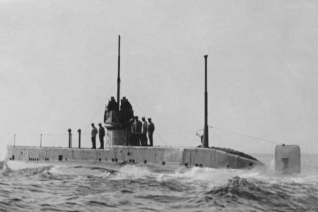 The Royal Navy D-class submarine HMS D1 on patrol near the Fort Blockhouse submarine base at Gosport circa 1910 off the coast of Gosport, United Kingdom. (Photo by Paul Thompson/FPG/Getty Images)