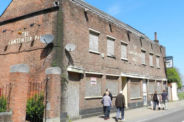 Located in Fratton Road, Fratton this pub went under a number of different names including the Frog & Frigate and Museum Gardens. It was refurbished in 2005 but closed in late 2007. It was demolished in 2015.