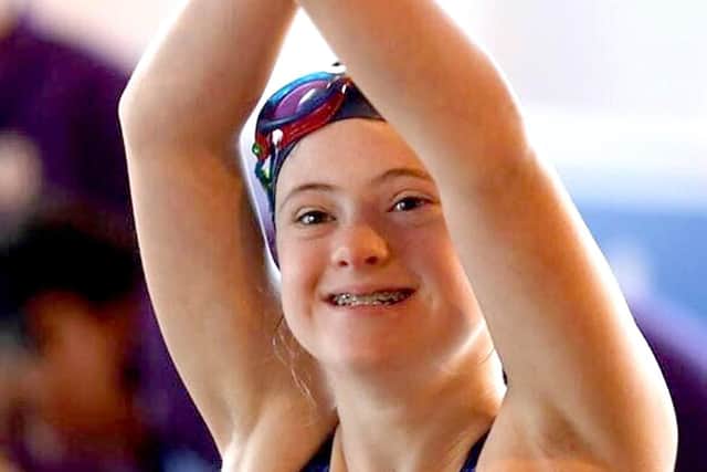 World record holder, Lizzie (15)