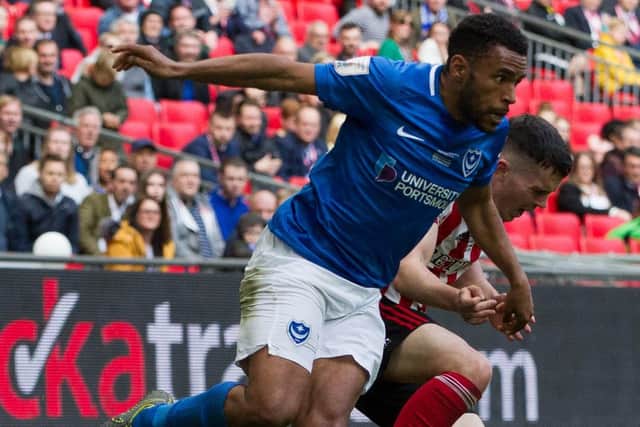 Nathan Thompson battles for the ball. Picture: Dave Taylor/ LMSMag