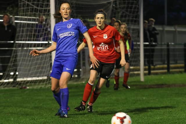 Rachel Panting gets ahead of her marker. Picture: Jordan Hampton