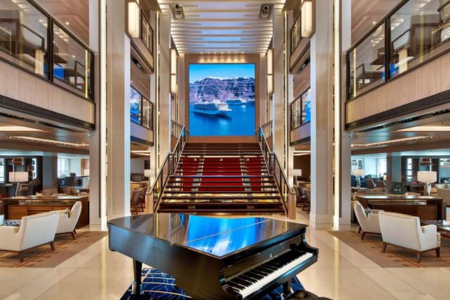 Viking Jupiter atrium