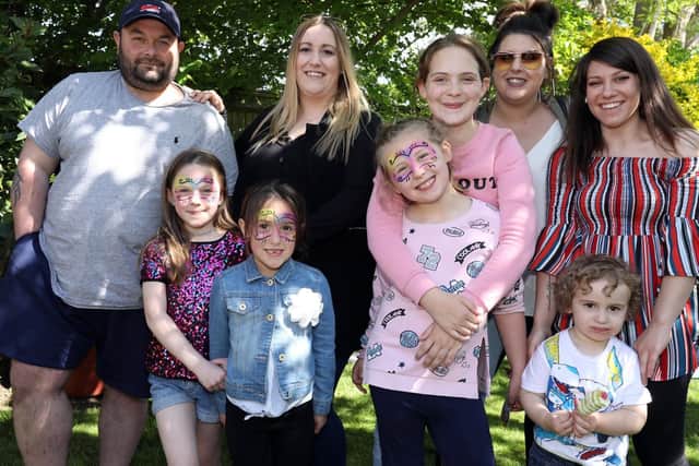 The Barton, Kenway and Carine families. Fundraising event at the Fighting Cocks pub, Clayhall, Gosport, in aid of a community defibrillator.                       Picture: Chris Moorhouse    (110519-29)