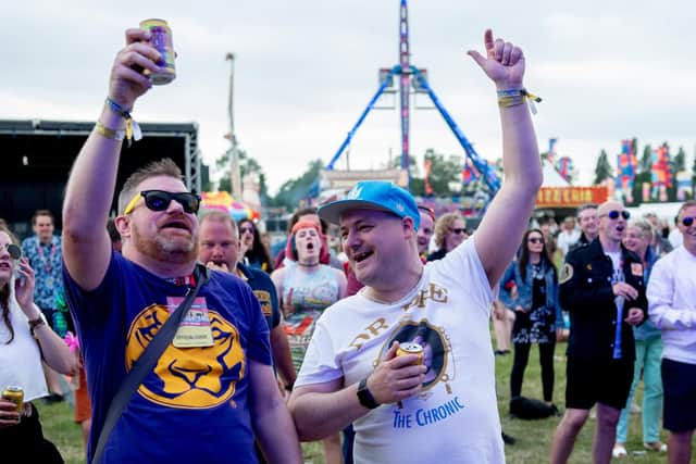 The crowd enjoying Goldie Lookin Chain. (260519-033)