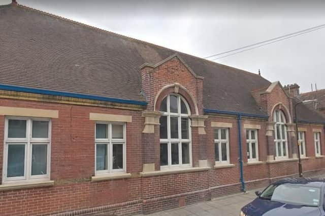 Available places: 120. Number of parents applying as first choice in 2019: 128.