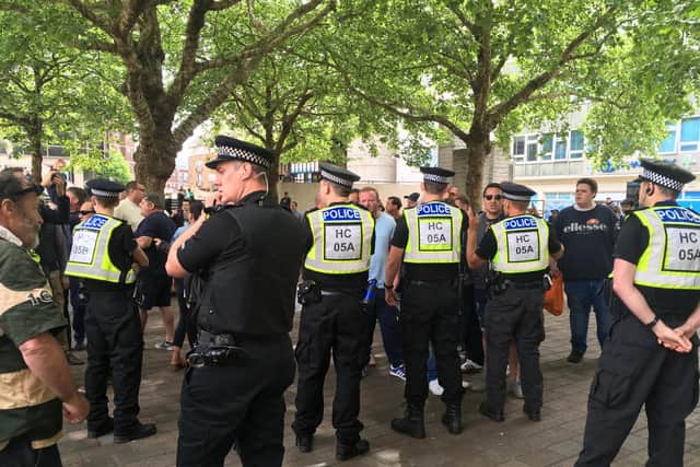 Police separate protesters