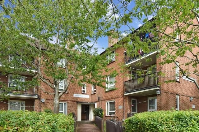 This one bedroom flat in Paulsgrove is currently on the market for 76,500. It is offered at a reduced price for people aged over 60. It is listed by Homewise Ltd.