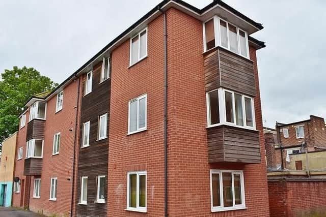 This two bed flat in Little George Street is on the market for 65,000. it has  a good size lounge, double glazing and gas central heating according to Zoopla. It is listed by Northwood - Portsmouth.