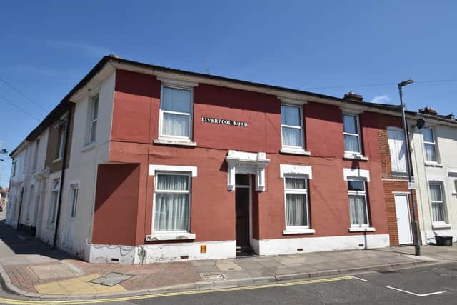 This one bed flat in Fratton is currently listed at 100,000. It is a ground floor flat and is ideal for first time buyers according to Zoopla. It is listed by Beals - Southsea.