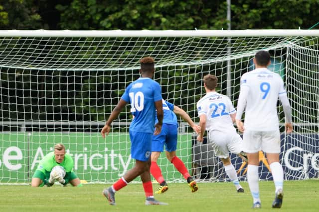 MacGillivray collects a shot