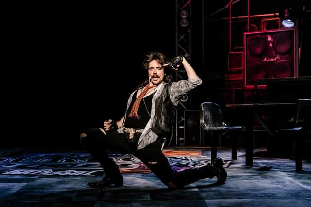 Lucas Rush as Lonny