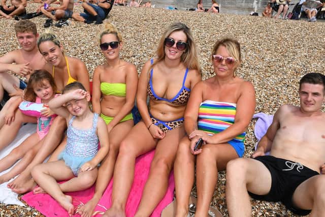 The extremely hot weather attracted big crowds to our local beaches, with all of Southsea, Eastney and Old Portsmouth being particularly attractive to sun worshippers - (190725-5030)