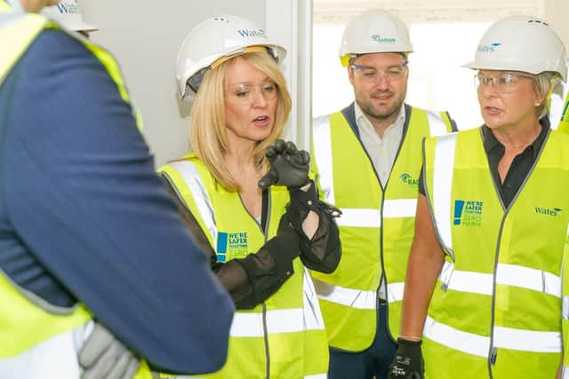 Esther McVey talking to staff of Wates and Radian in one of the houses in the construction site at Daedalus, Lee-so-Solent.
Picture: Habibur Rahman.