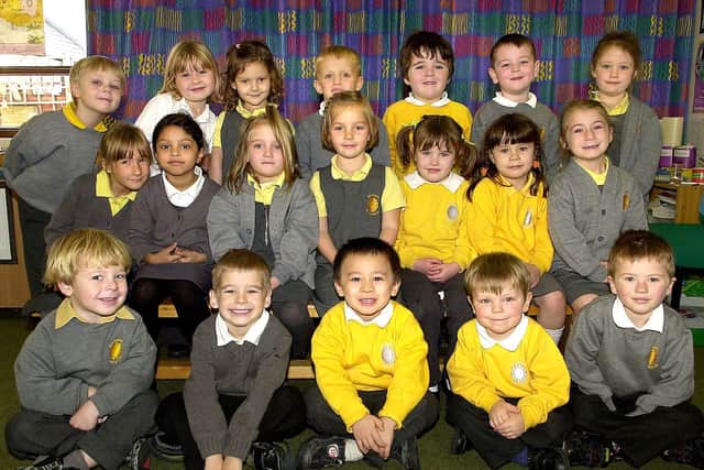 Emerald reception class at Goldsmith Infant School in Portsmouth in 2005. Picture (055159-2)