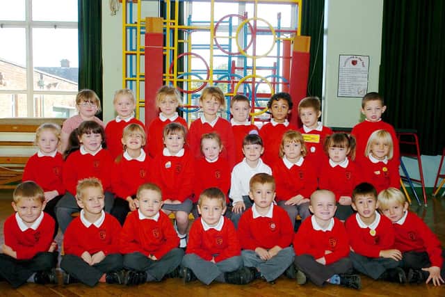 Starfish reception class at Highbury Infant School in 2005. Picture (055188-10)