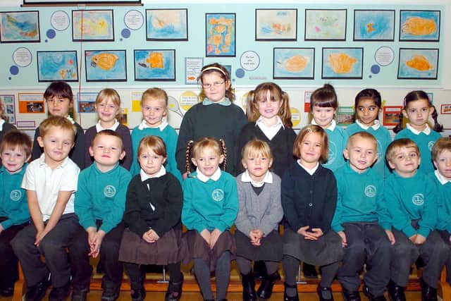 Ladybirds reception class at Manor Infant School in 2005. Picture: (055542-153)