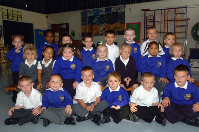 Hedgehogs reception class at Arundel Court Infants School in Portsmouth in autumn 2006. Picture (064101-2)