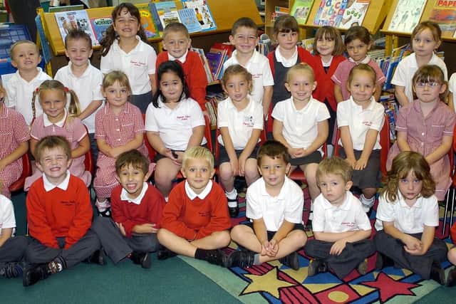 Copnor Infants School reception class - Blue class - in 2006. Picture (064153-3)