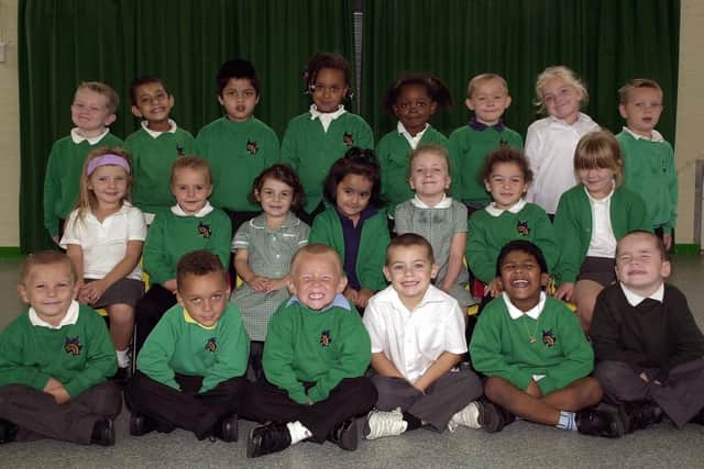 Reception class RO at Cottage Grove Infant school in autumn 2006. Picture (064090-14)