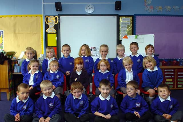 Sparrows reception class at Grange Infant School, Gosport in autumn 2006. Picture (064273-27)