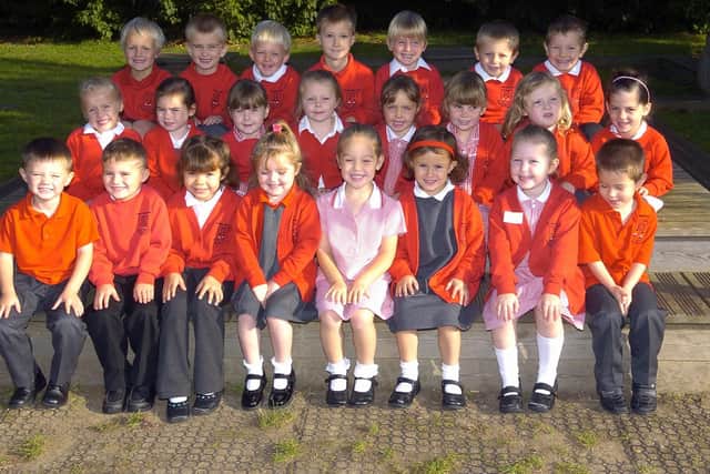 Horndean Infants School reception Yellow class in 2006. Picture: (064153-3)