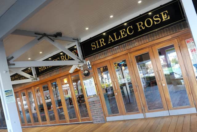 This Wetherspoons in Port Solent has a four star out of five rating on Google based on 1,255 reviews. With one reviewer saying that they would 'defiantly come here again'.