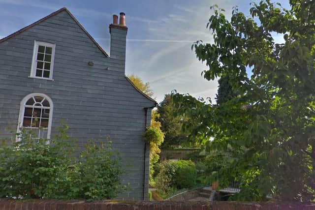 This restaurant can be found in Abbey Mill, Abbey Mill Gardens The Broadway, Winchester. Food costs from 17 to 35. It serves British cuisine and the guide says 'dishes are hearty and rustic'.