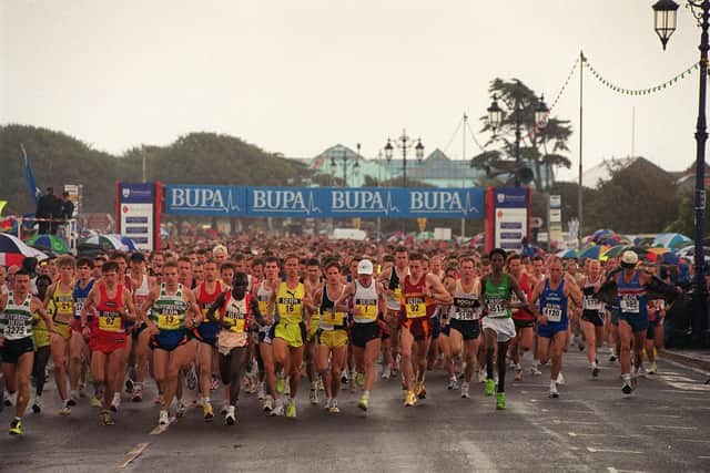 Competitors in the Great South Run start on their 10 mile circuit around the streets of Southsea  in 1999. (994689-7)