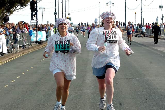 Deborah Leach (35), left and Dawn Elliot (31) finishing the Great South Run 2004. Picture: Matt Scott-Joynt (044993-211)