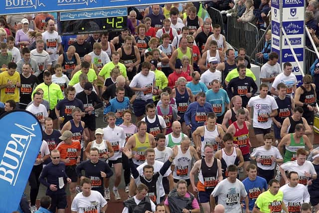 Runners in the first wave set off at the start of the BUPA Great South Run 2004 event at Clarence Esplanade, Southsea. Picture: Michael Scaddan (044970-0343)