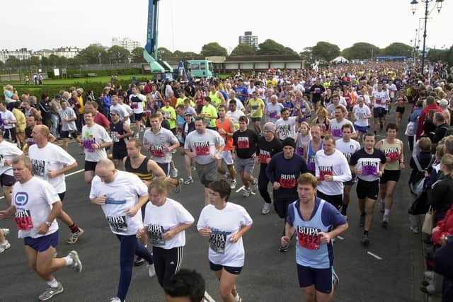 Great South Run 2003 in Southsea gets under way. Picture Paul Jacobs (035120-10)