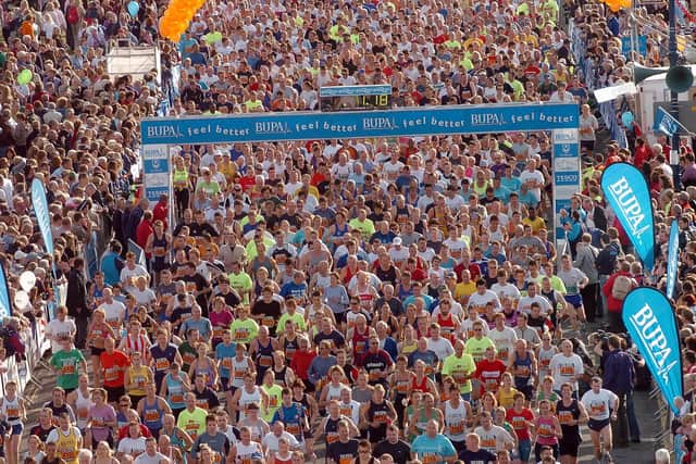 Runners taking part in the BUPA Great South Run 2006 at Southsea, pictured at the start near the Blue Reef aquarium in Clarence Esplanade, Southsea. Picture: Michael Scaddan (054668-0172)