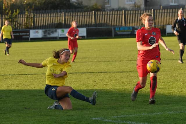 Debutant Mia Adaway in action against Abingdon